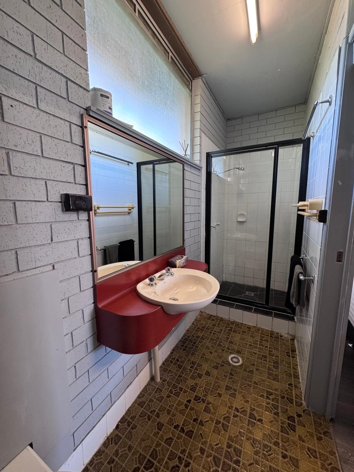 Standard Family Room ensuite bathroom